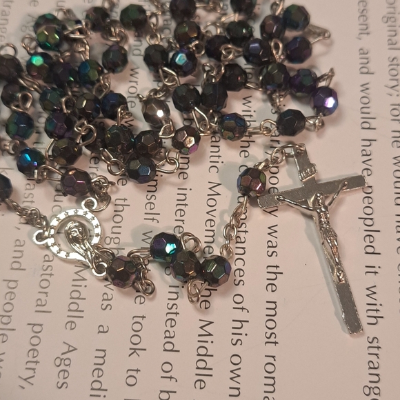 Black Borealis Rosary - Picture 4 of 4